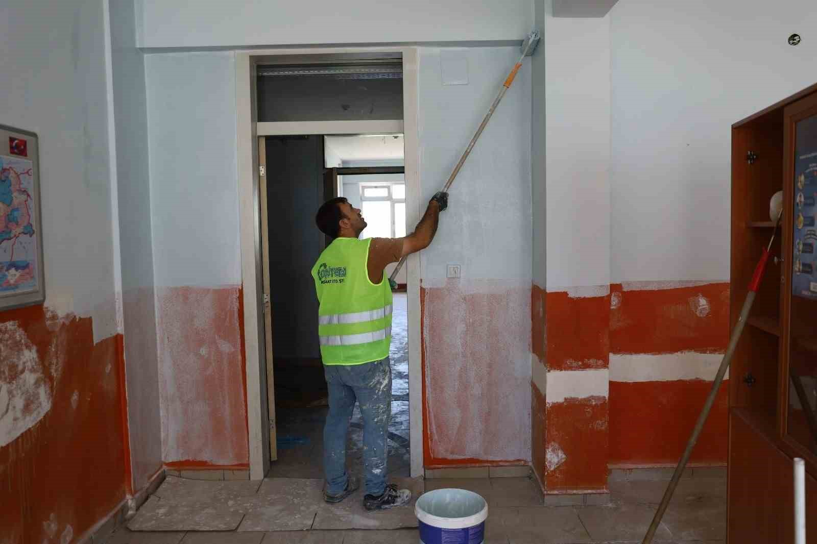 Eğitim yuvaları Büyükşehir'le yenileniyor
