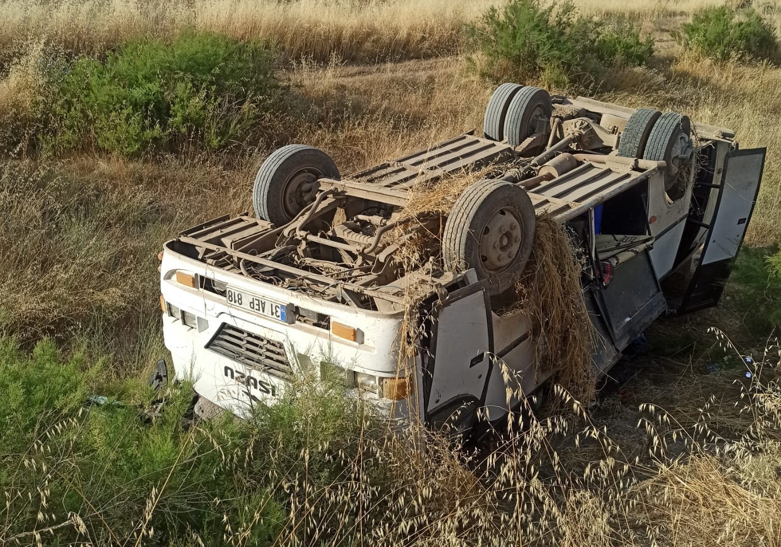 Amasya'da tarım işçilerini taşıyan midibüs devrildi: 16 yaralı