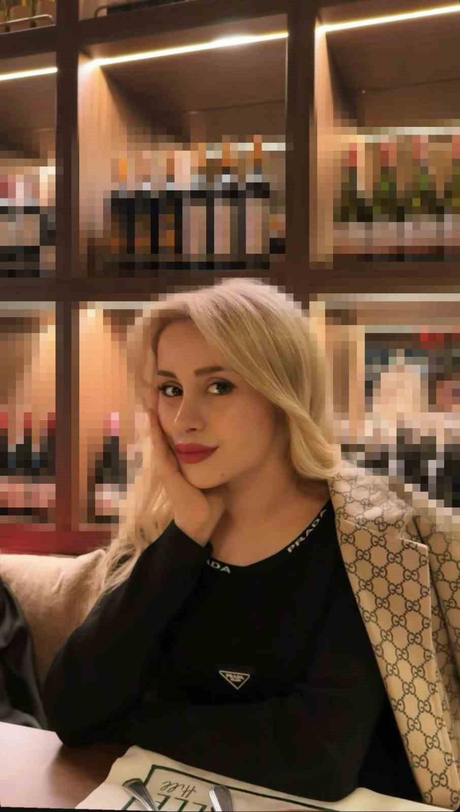 Başakşehir'de alkollü olduğu ileri sürülen sürücü kaldırımdaki genç kıza çarptı