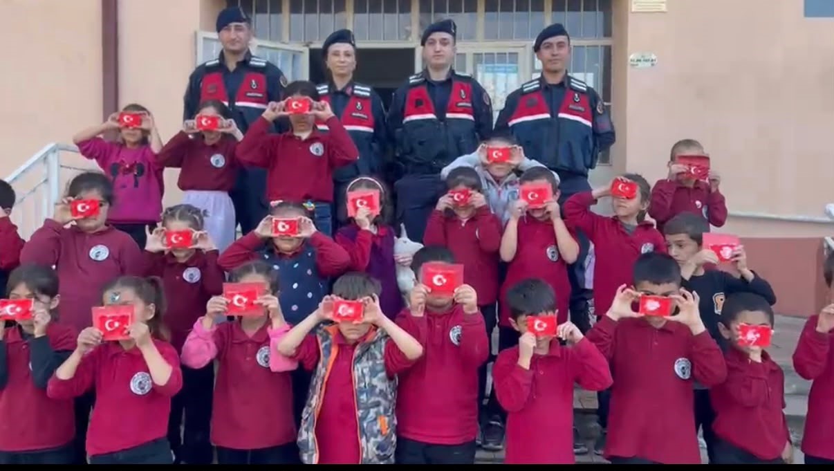 BİLECİK’TE JANDARMA ÖĞRENCİLERLE BİR ARAYA GELDİ