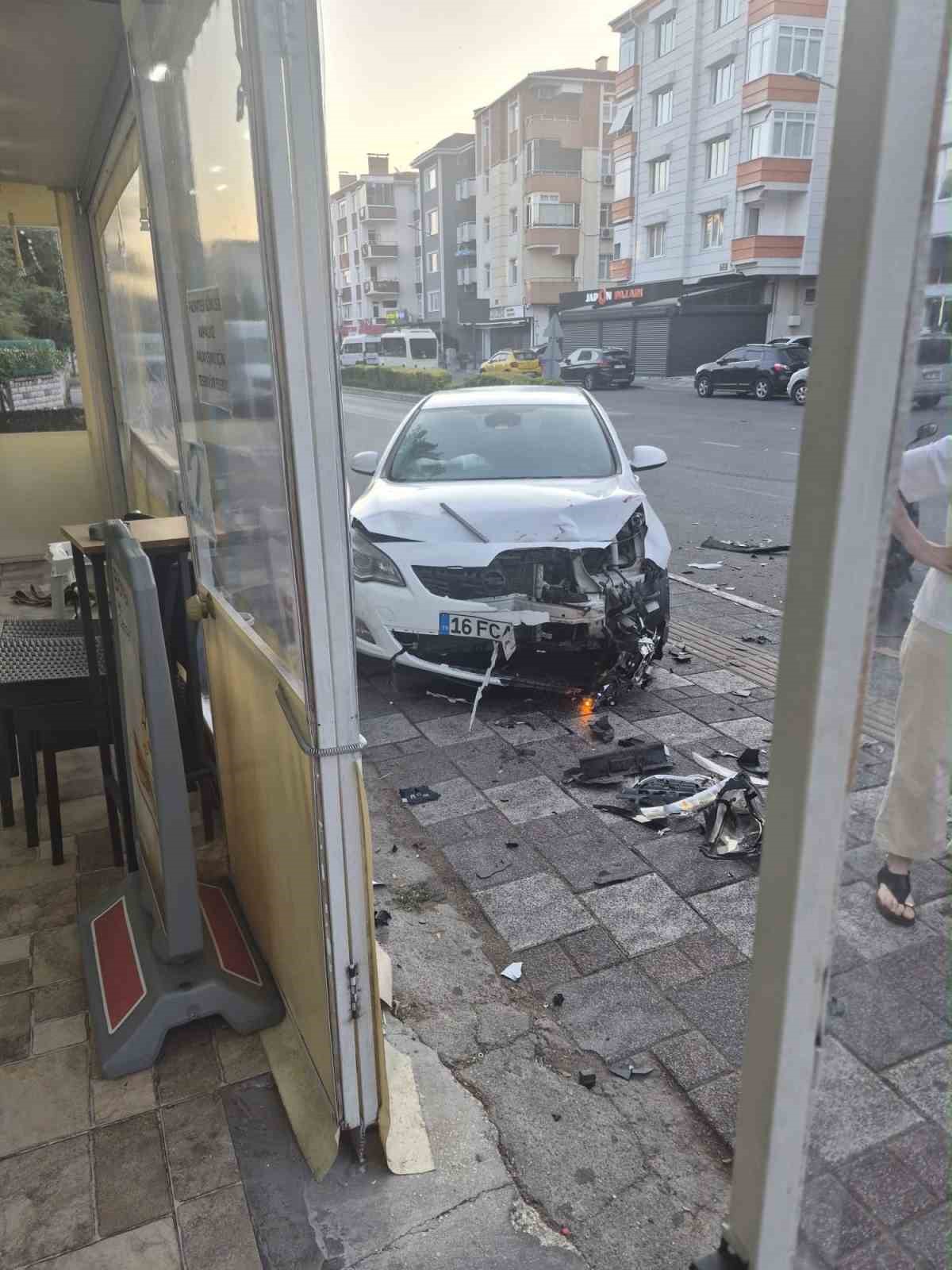 Lüleburgaz'da otomobiller çarpıştı: Bir sürücü hastaneye kaldırıldı