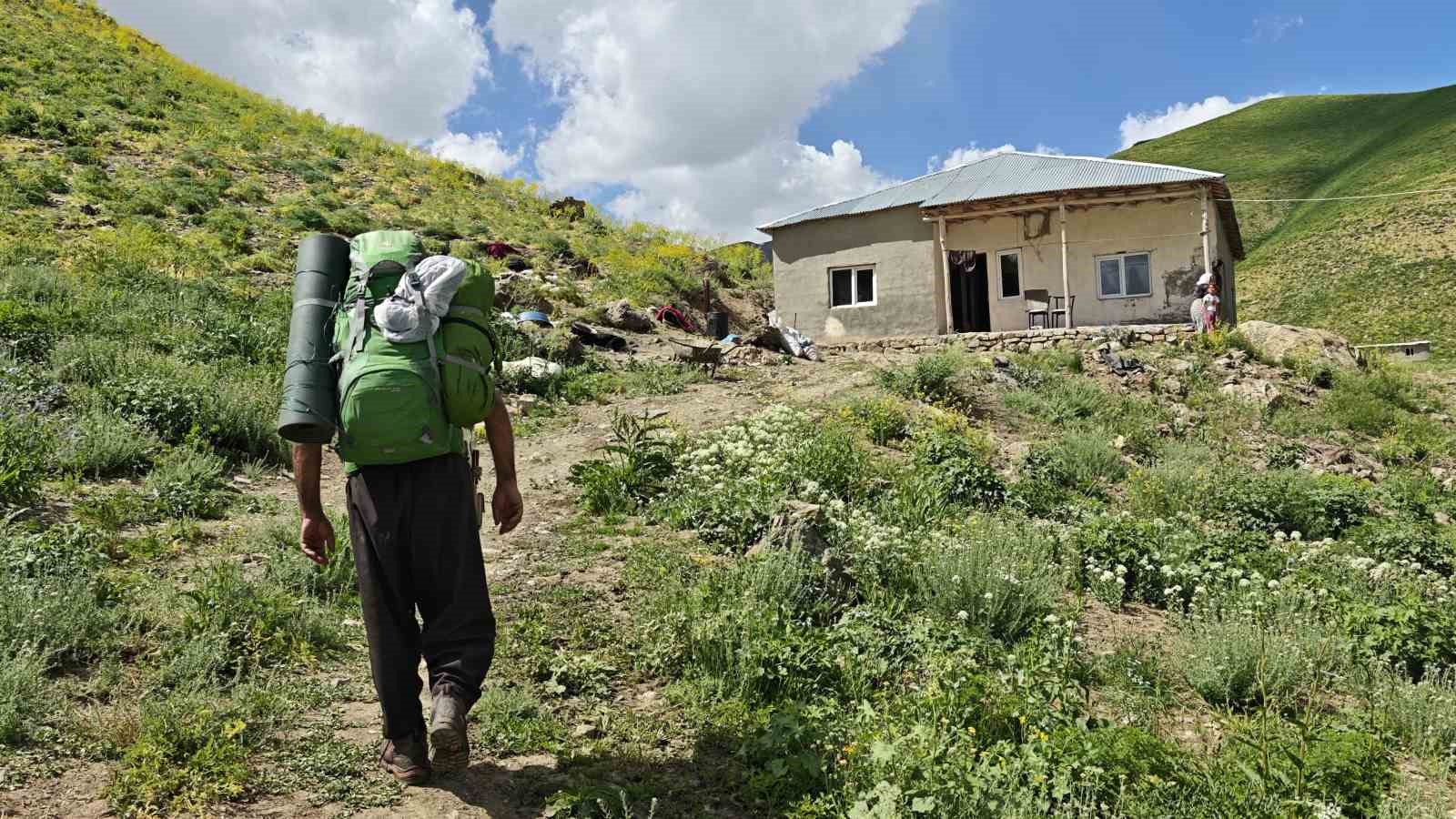 Van'da 25 kilometrelik doğa yürüyüşü Çalyan Gölü'nde sona erdi