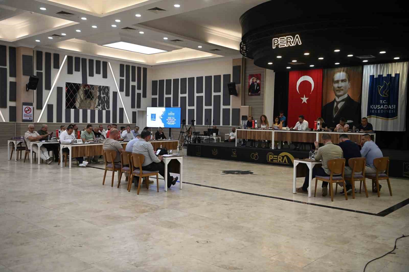 Kuşadası Belediyesi Meclisi'nden elektrikli araç ve engelli erişimi kararı