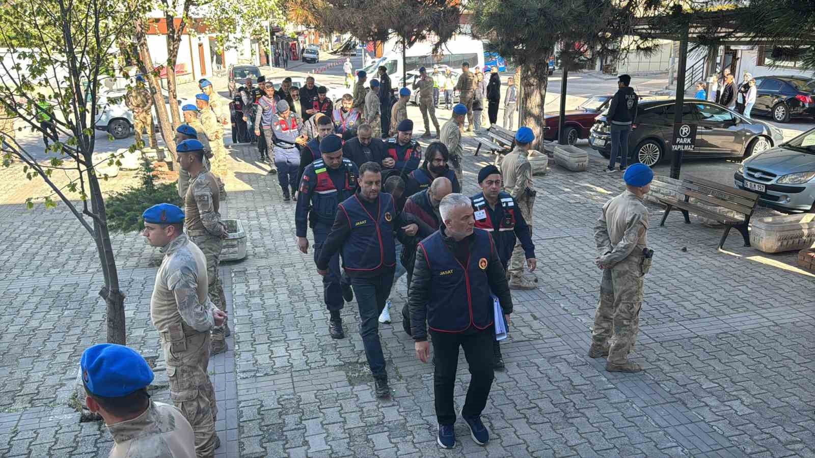 Eskişehir'de faili meçhul dosyayla ilgili 10 şüpheli adliyede