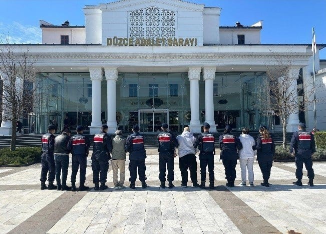 Düzce'de 12 bin 700 kişi sorgulandı, 45 aranan şahıs yakalandı