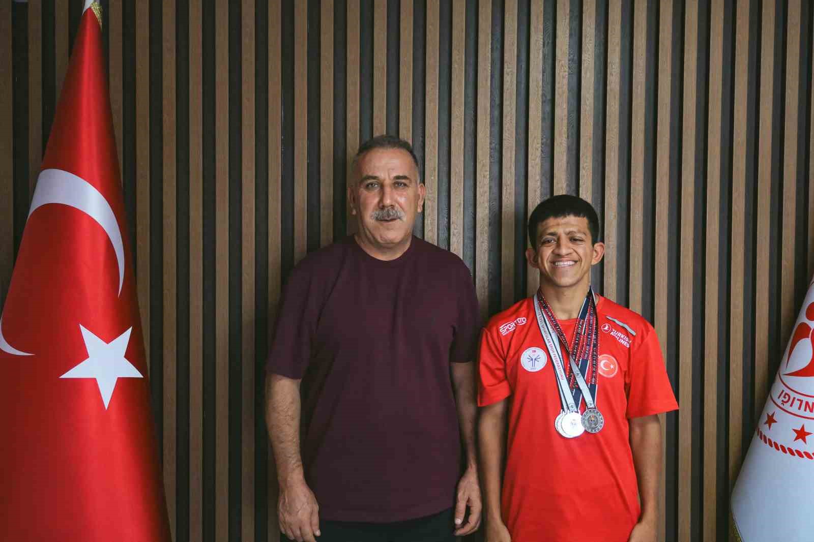 Özel sporcudan Aydın’a 4 gümüş madalya