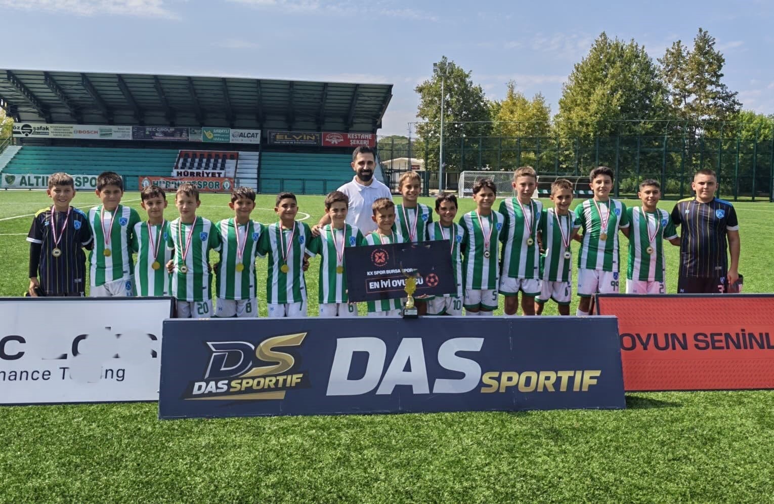 Balıkesir Büyükşehir Belediyespor U-11 Takımı Bursa’da şampiyon oldu