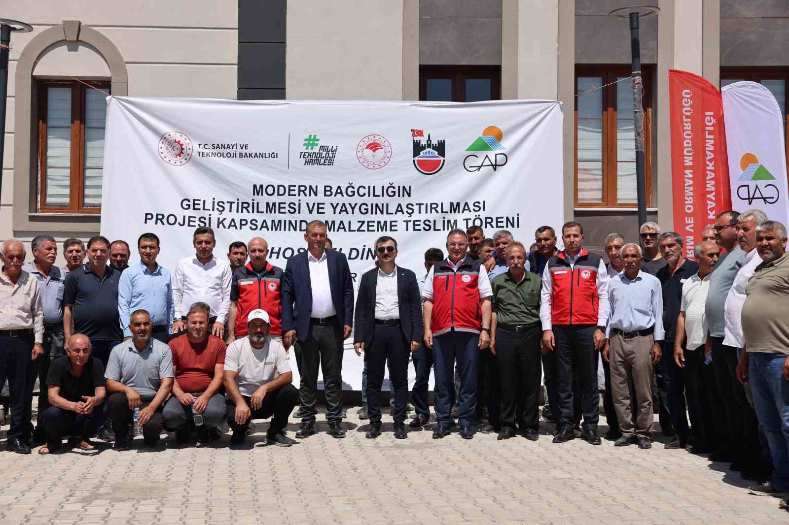 Dicle’de çiftçilere yüzde 50 hibeli tarım aletleri dağıtıldı