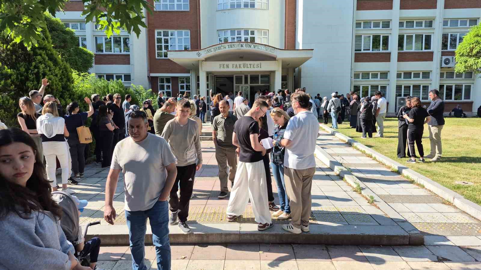 Adayı son anda sınava yetiştiren yakını: "Koş, ben mi koşacağım peşinden"
