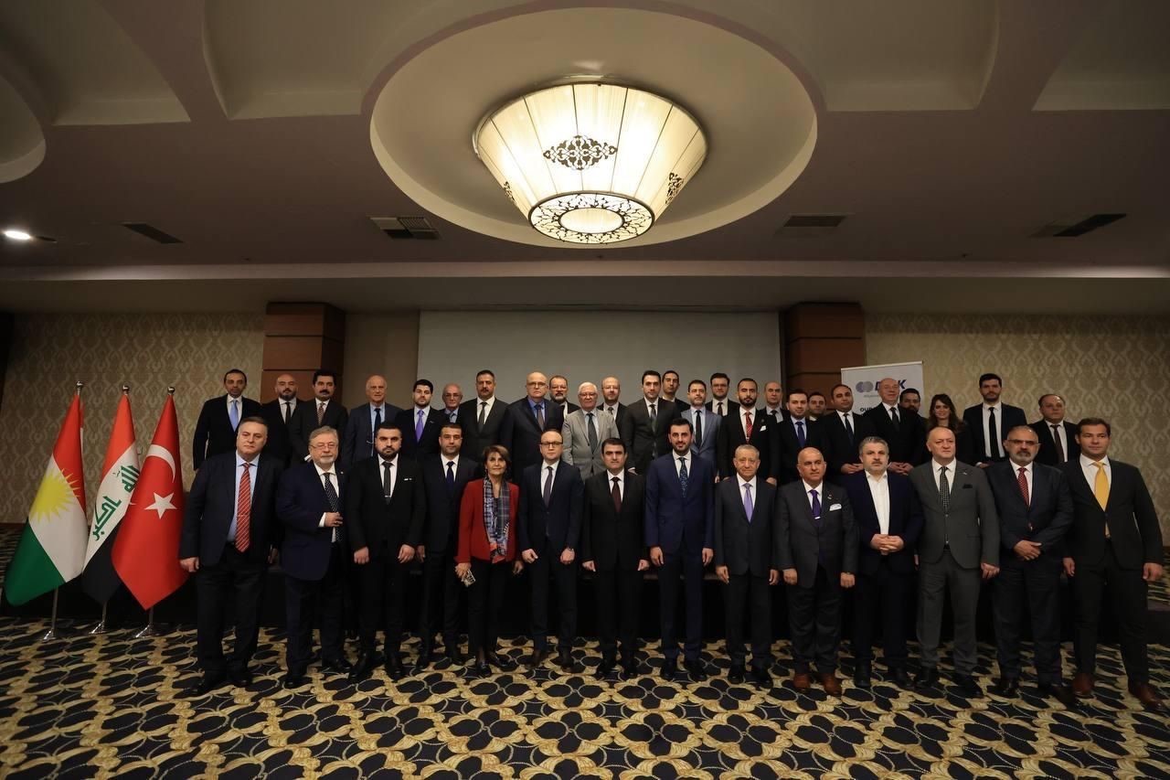 DEİK/TÜRKİYE-IRAK İŞ KONSEYİ ÖNCÜLÜĞÜNDE GERÇEKLEŞTİRİLEN KAPSAMLI IRAK ZİYARETİ, ERBİL, MUSUL, KERKÜK VE BAĞDAT HATLARINDA YOĞUN TEMASLARLA DEVAM EDİYOR. YAKLAŞIK 40 TÜRK İŞ İNSANININ KATILDIĞI HEYET PROGRAMINDA, İKİ ÜLKE ARASINDAKİ EKONOMİK İLİŞKİLERİ DERİNLEŞTİRECEK STRATEJİK GÖRÜŞMELER GERÇEKLEŞTİRİLİYOR.