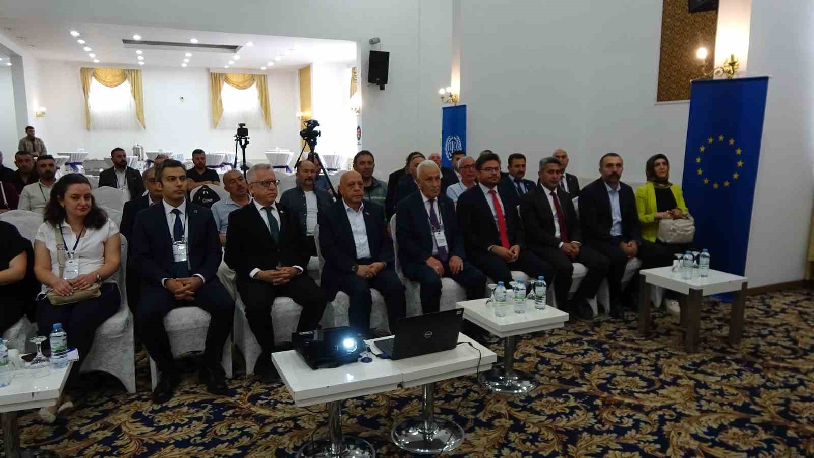 HAK-İŞ Başkanı Arslan: "OECD ülkeleri içinde, ülkemizdeki çalışanlar gayrısafi milli hasıladan 2-3 kat daha az pay alıyor"