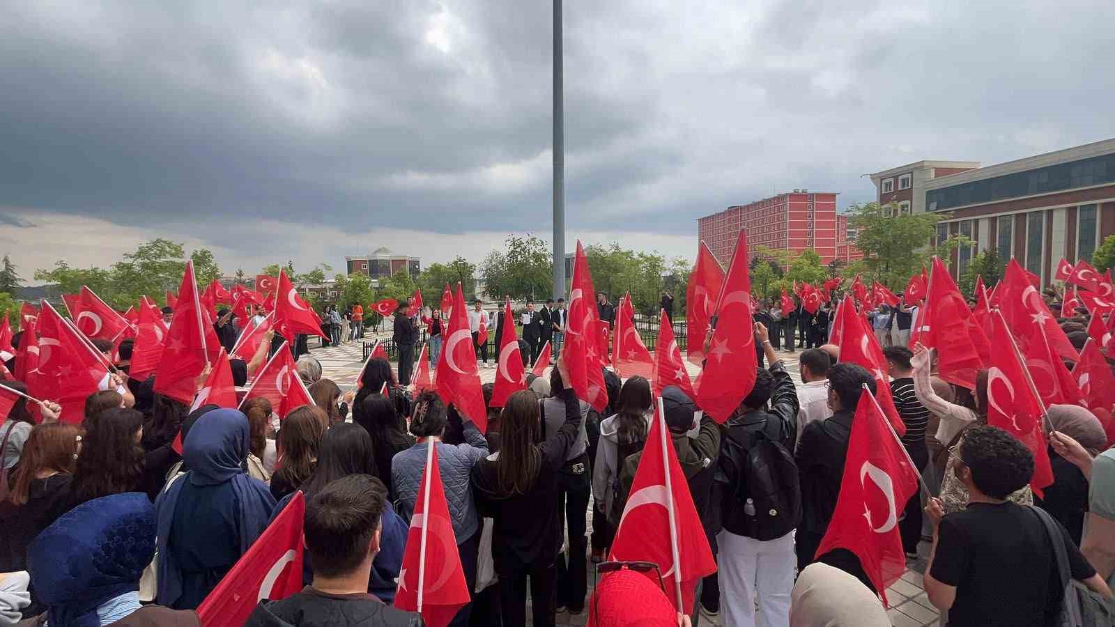 ODTÜ'de bayrak saldırısına tepki: Bilecik'te 350 kişilik yürüyüş