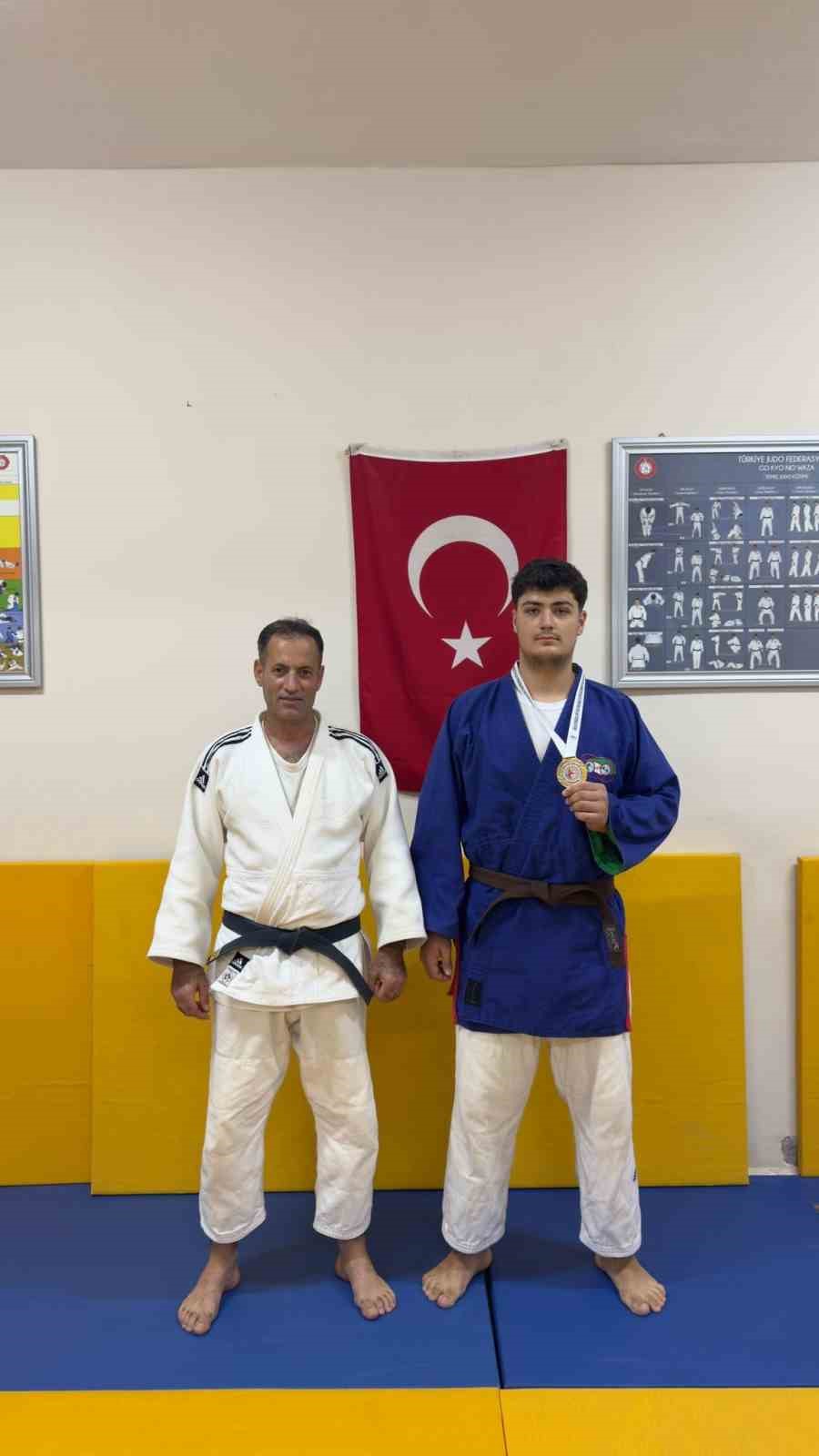 Elazığlı sporcu Ali Asaf Çiçek’e milli davet