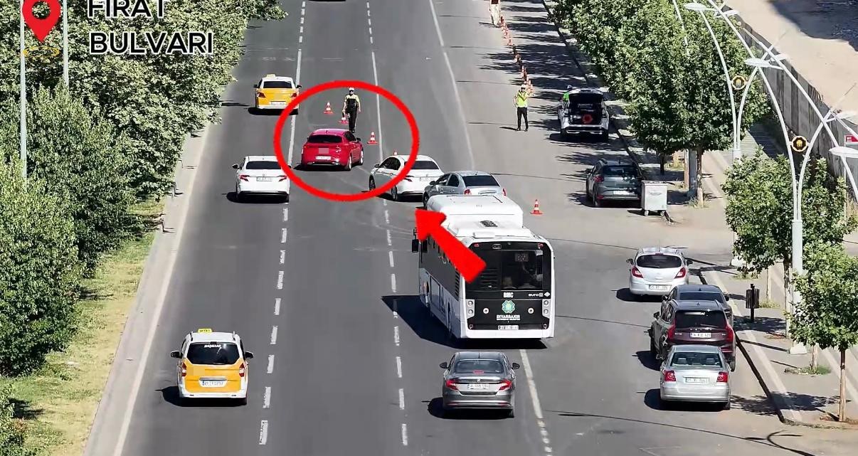 Diyarbakır’da yayalara yol vermeyen araçlara denetim