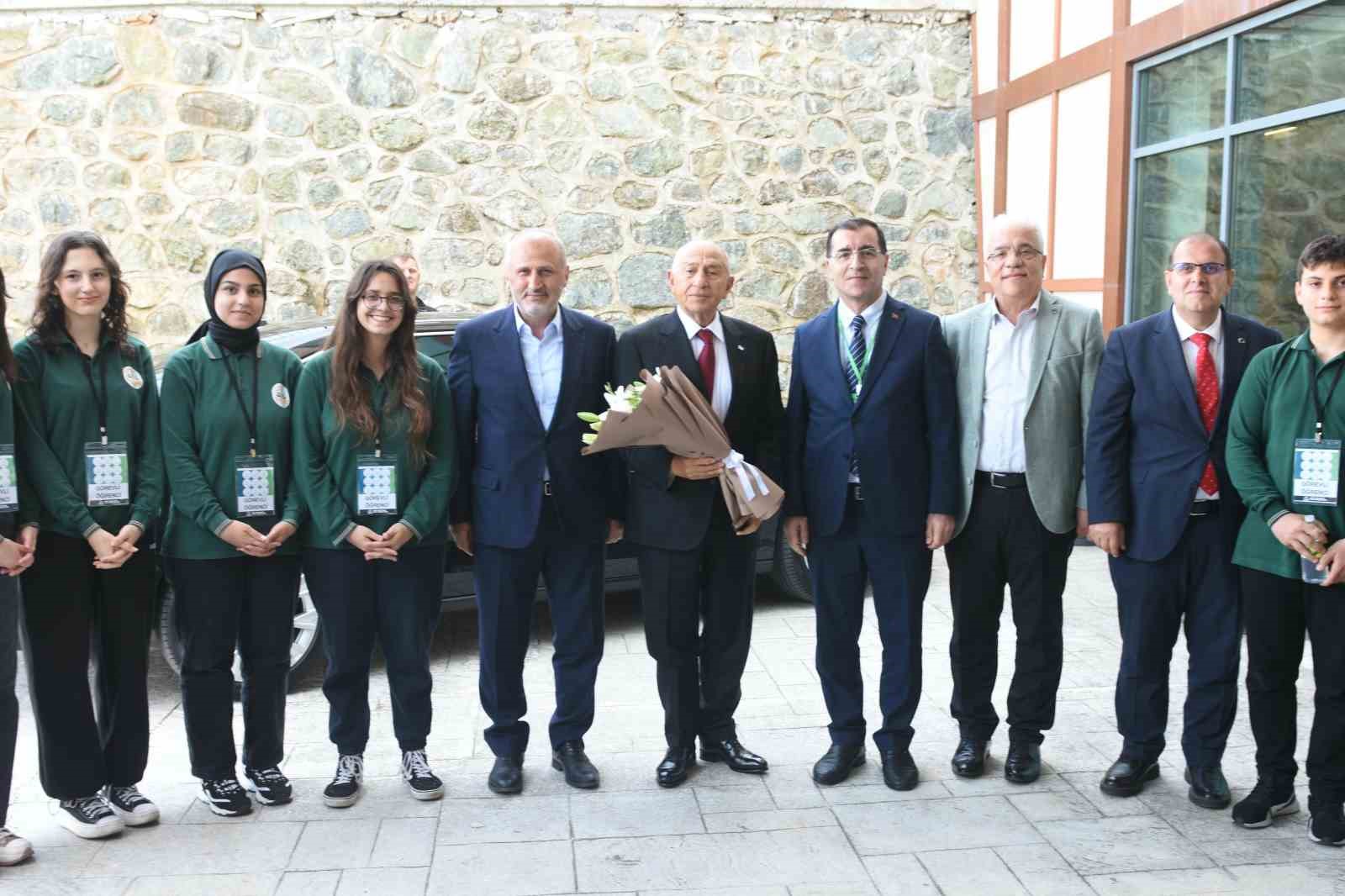 Nihat Özdemir, Trabzon’da öğrencilerle buluştu
