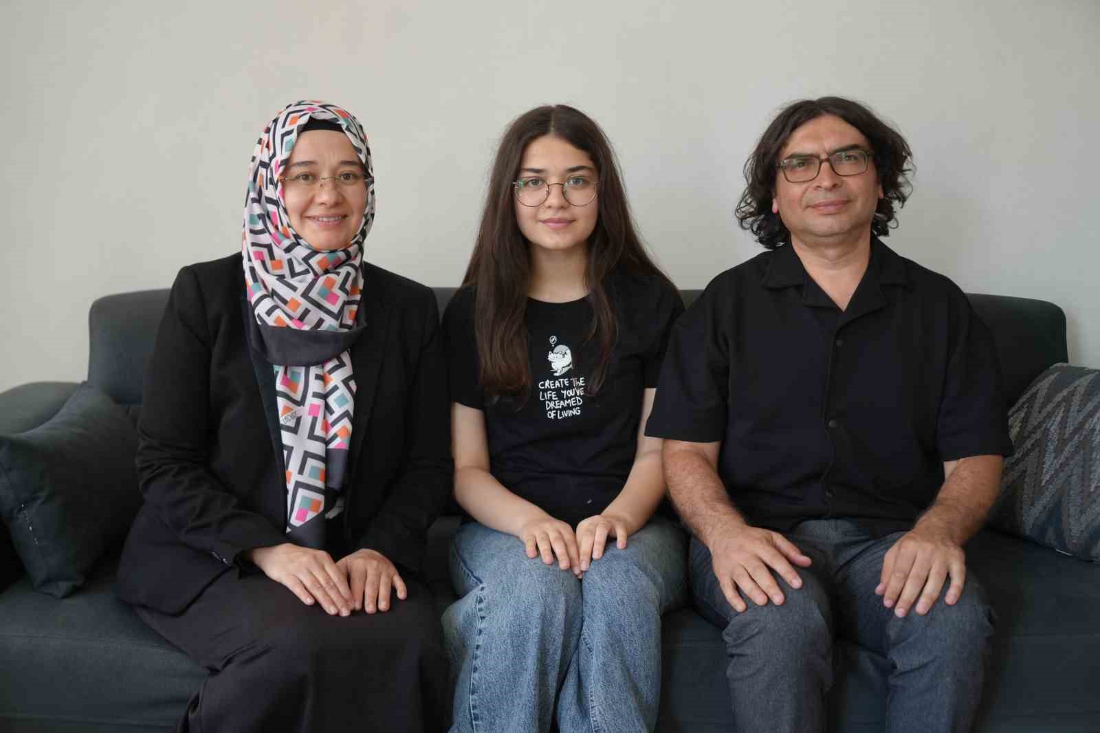 Niğde'de aynı aileden ikinci kez LGS Türkiye birincisi