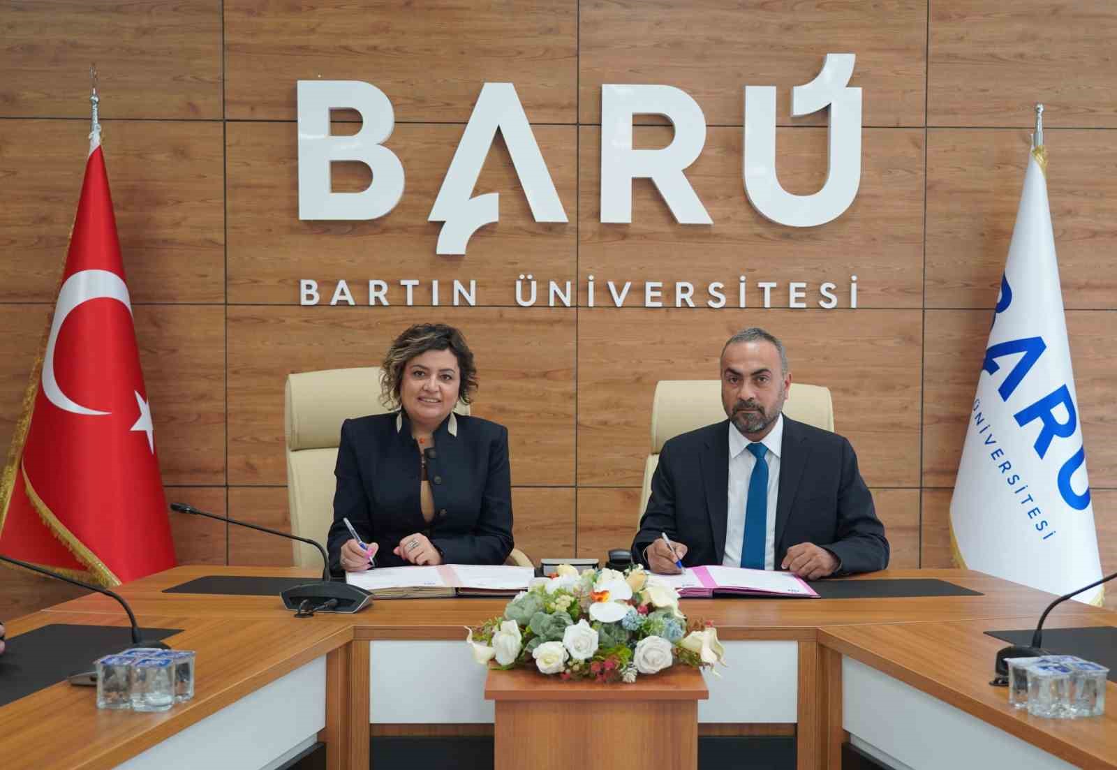 BARTIN ÜNİVERSİTESİ (BARÜ), ULUSLARARASI AKADEMİK İŞ BİRLİKLERİNİ GÜÇLENDİRME ÇALIŞMALARI KAPSAMINDA KOSOVA’DAKİ PRİZREN UKSHİN HOTİ ÜNİVERSİTESİ İLE İŞ BİRLİĞİ PROTOKOLÜ İMZALADI.