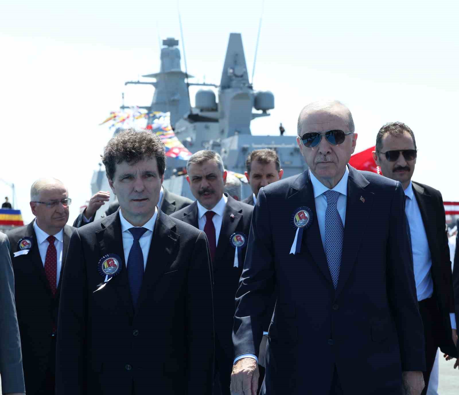 Cumhurbaşkanı Erdoğan: "Askeri gemi inşa sanayimiz, 103 yıllık cumhuriyet tarihimizin en yoğun ve en verimli günlerini yaşıyor"