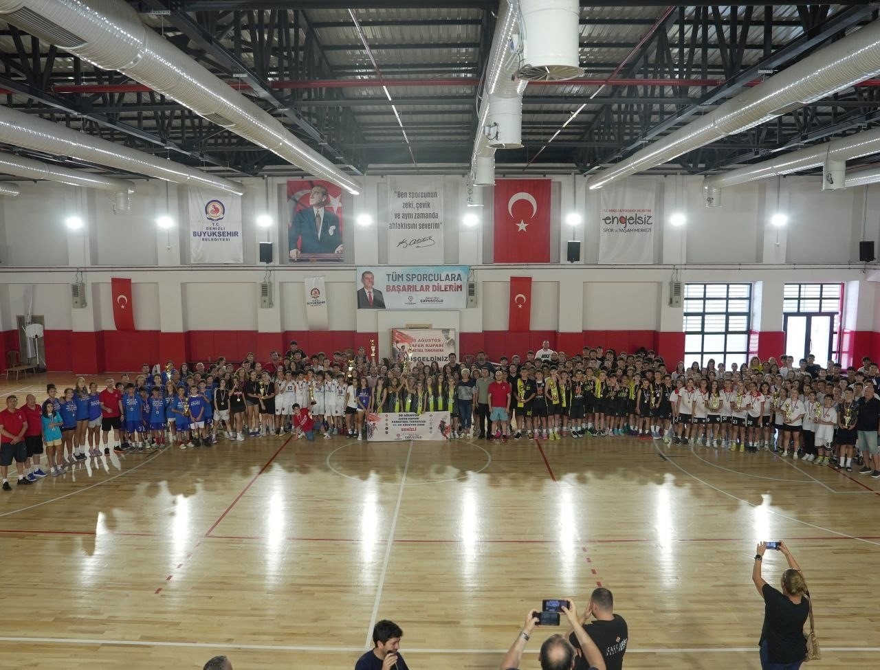 Ege’nin genç sporcuları Denizli’de buluştu
