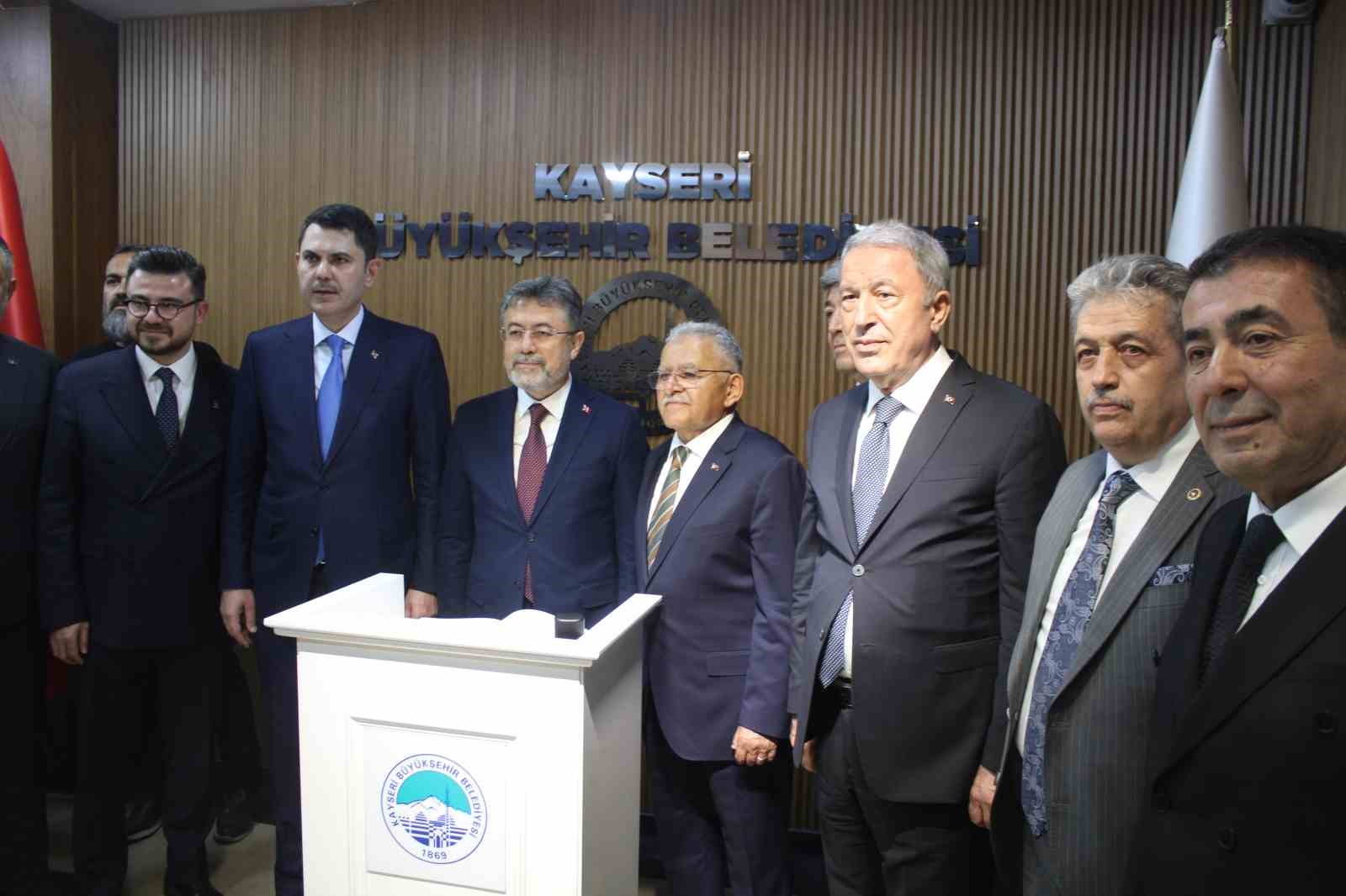 Bakan Kurum ve Yumaklı’dan Kayseri temasları