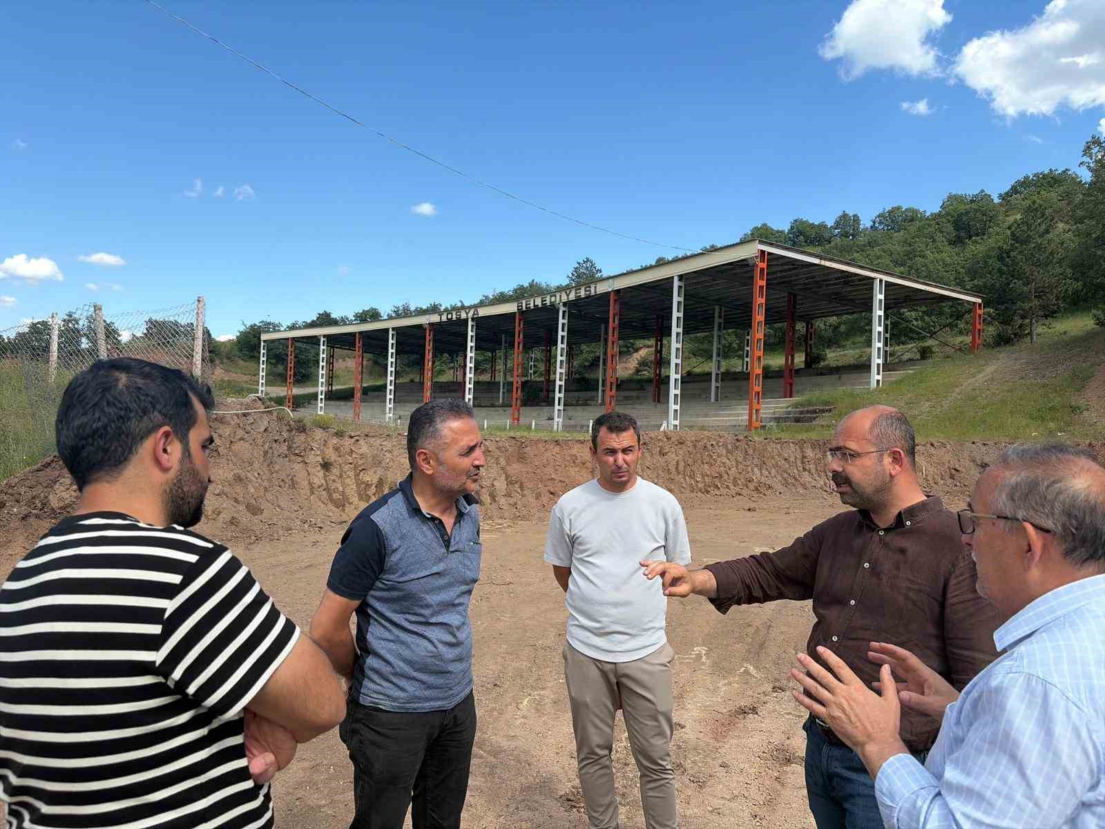 Tosya’da güreş sahasını yenileme çalışmaları sürüyor