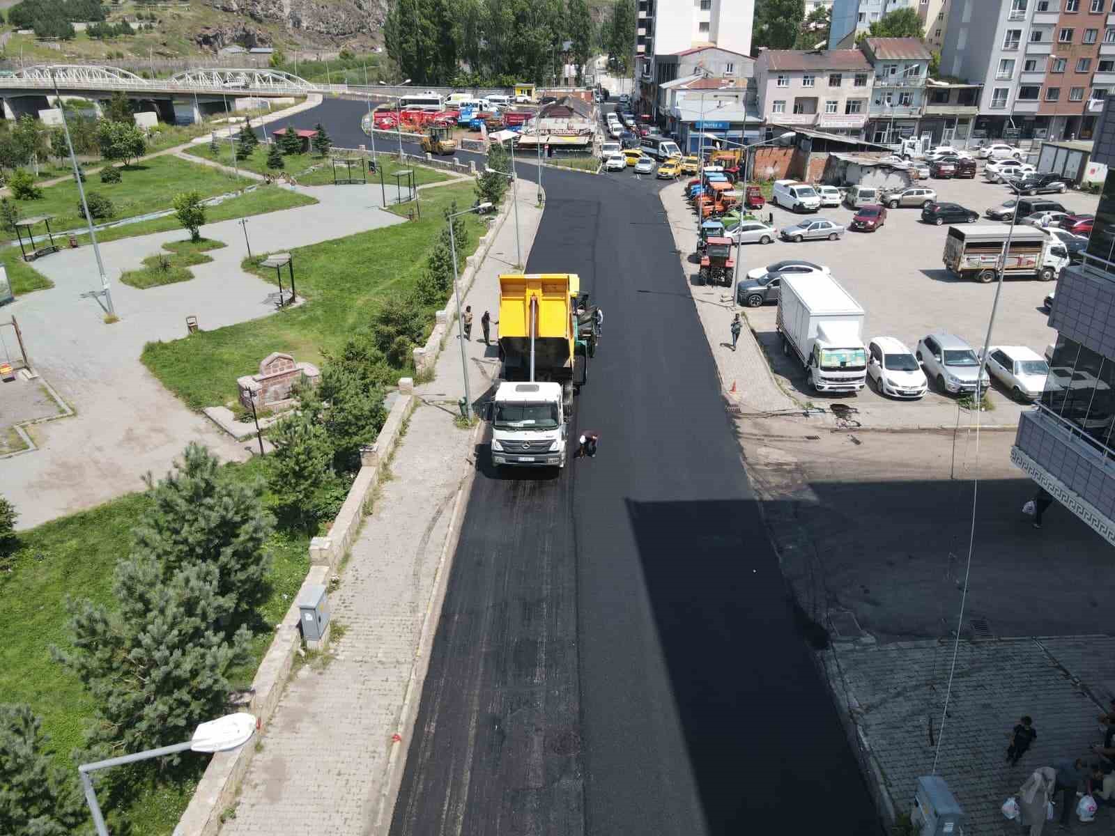 Belediye ekiplerinin asfalt çalışmaları drone ile havadan görüntülendi