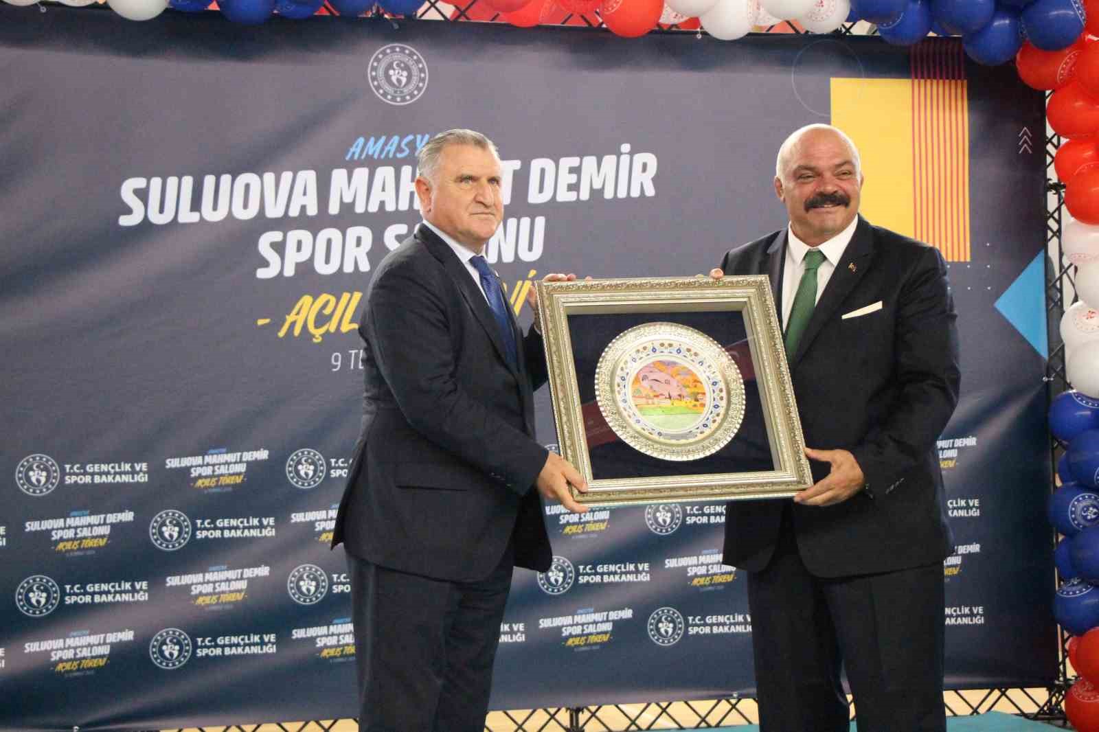 Bakan Bak: 'Türkiye, NATO Zirvesi'nde tüm dünyaya gücünü gösterdi'