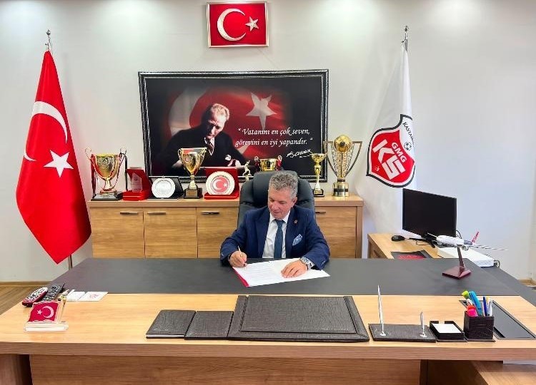 Yönetim kurulu üyelerini istifaya davet eden Kastamonuspor Başkanı görevden alındı