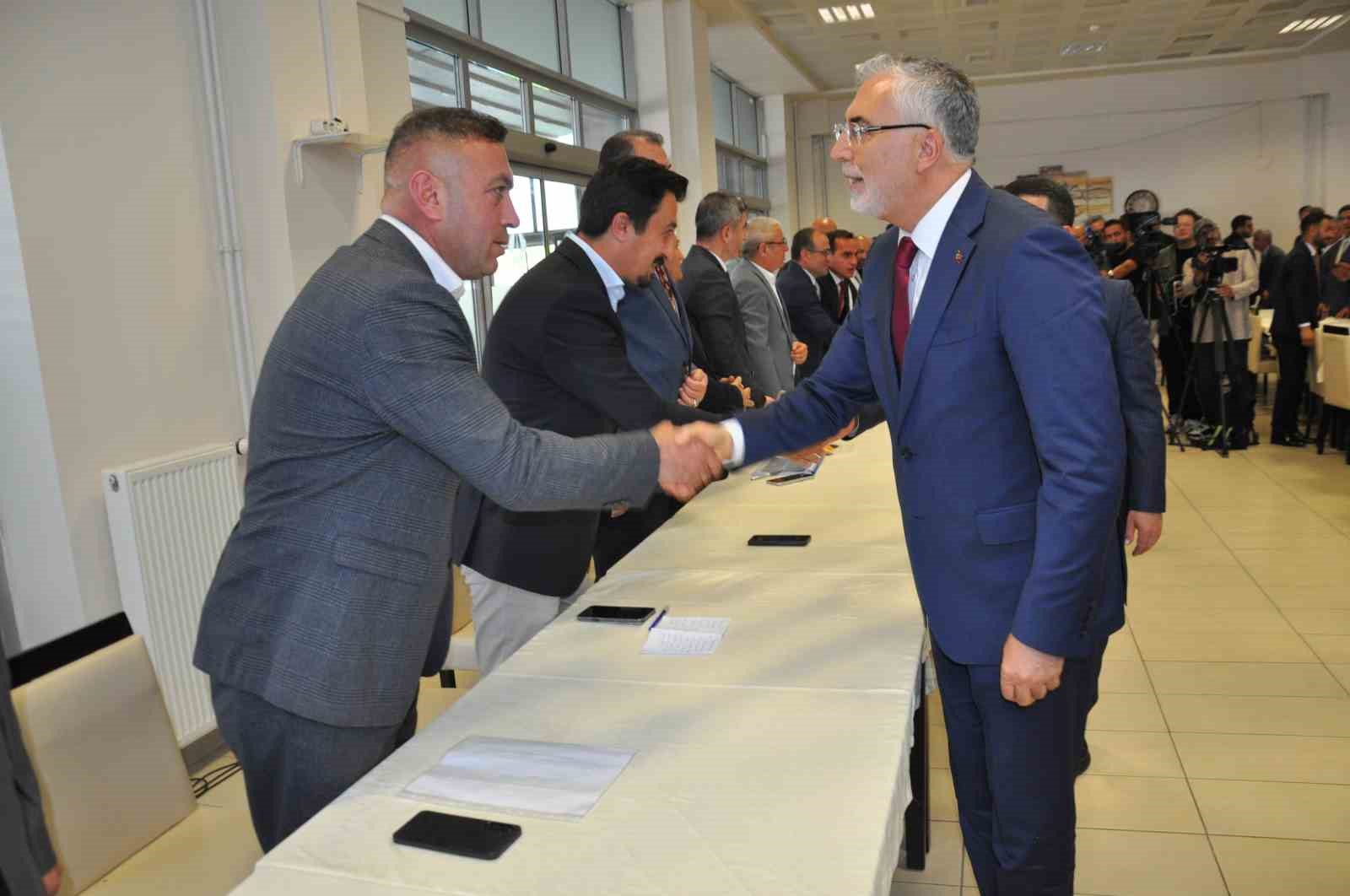 Bakan Işıkhan açıkladı: SGK borçlarına 72 aya kadar taksit, teminatsız limit 10 milyon TL’ye çıktı