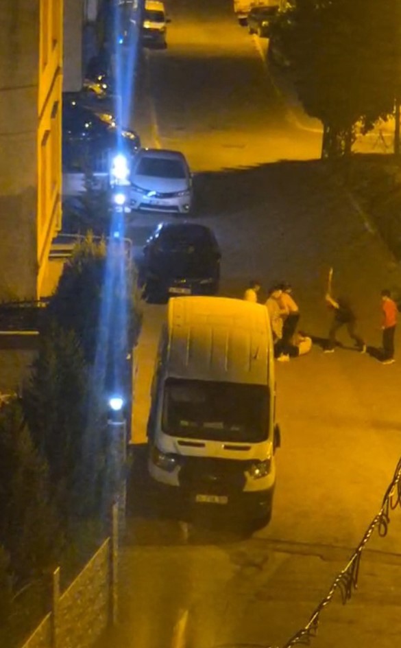 Pendik'te yabancı uyruklu şahıslar arasında kavga kamerada